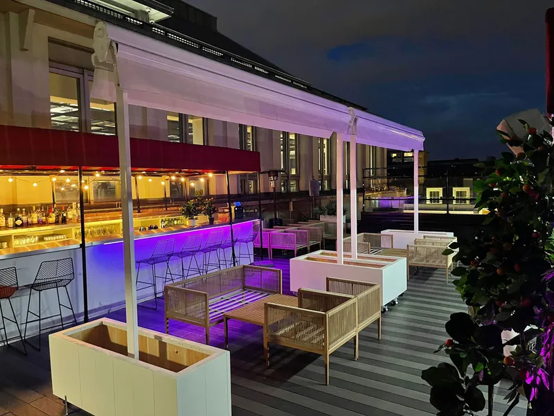 Butterfly awning covering large entertaining area