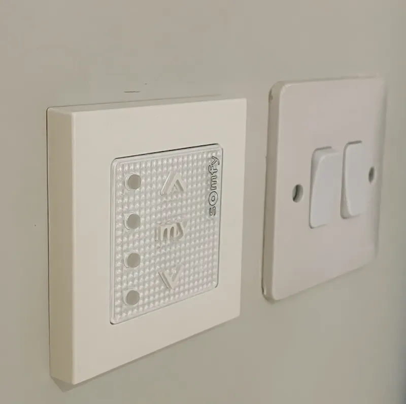 Somfy Smoove 4 - 4-channel window blind controller.