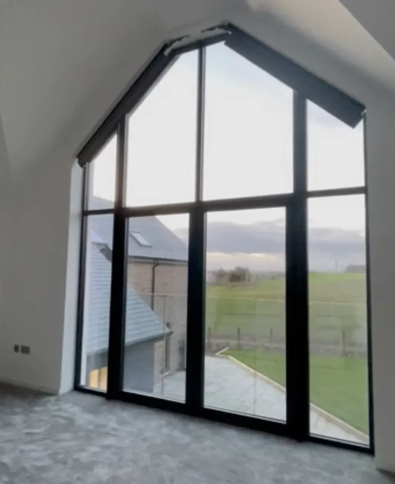 Motorised, Flat-Top, Shaped, Room-Darkening Gable Blinds