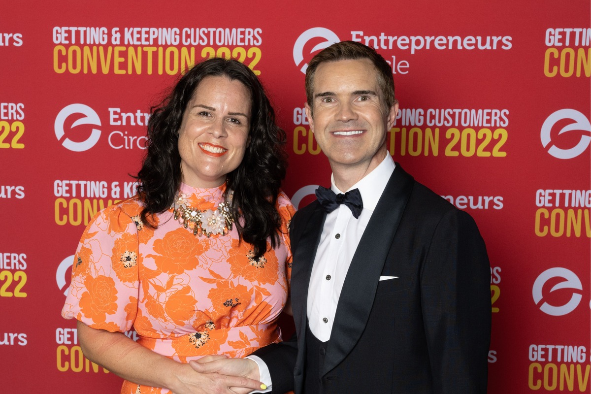 Judith D'Ambrosio with comedian Jimmy Carr at the Entrepreneurs Circle Convention 2022